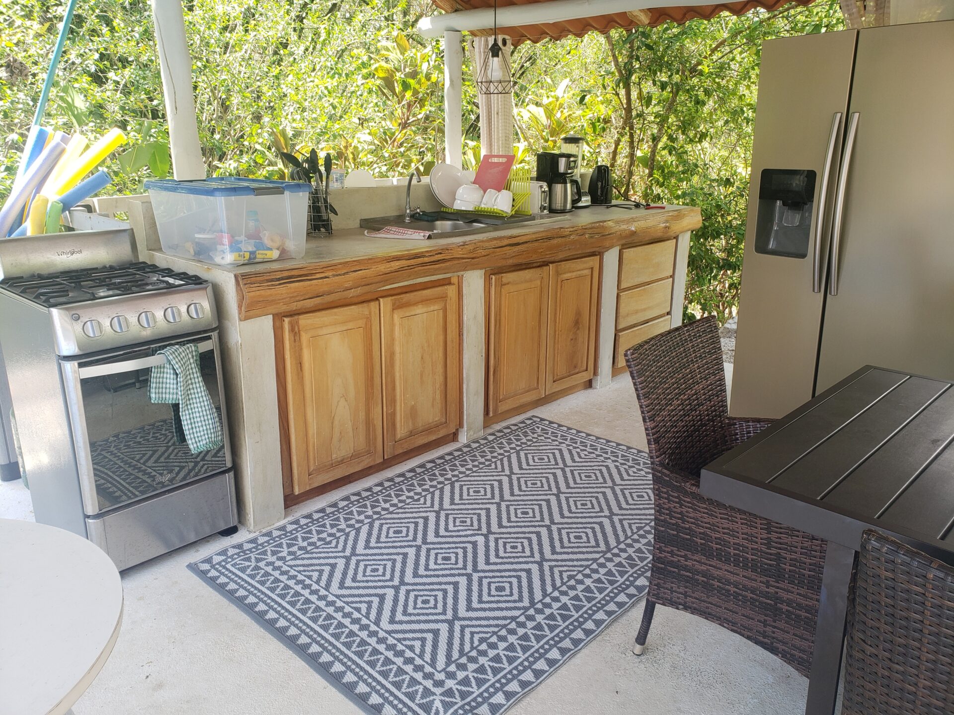 Full Outdoor Kitchen