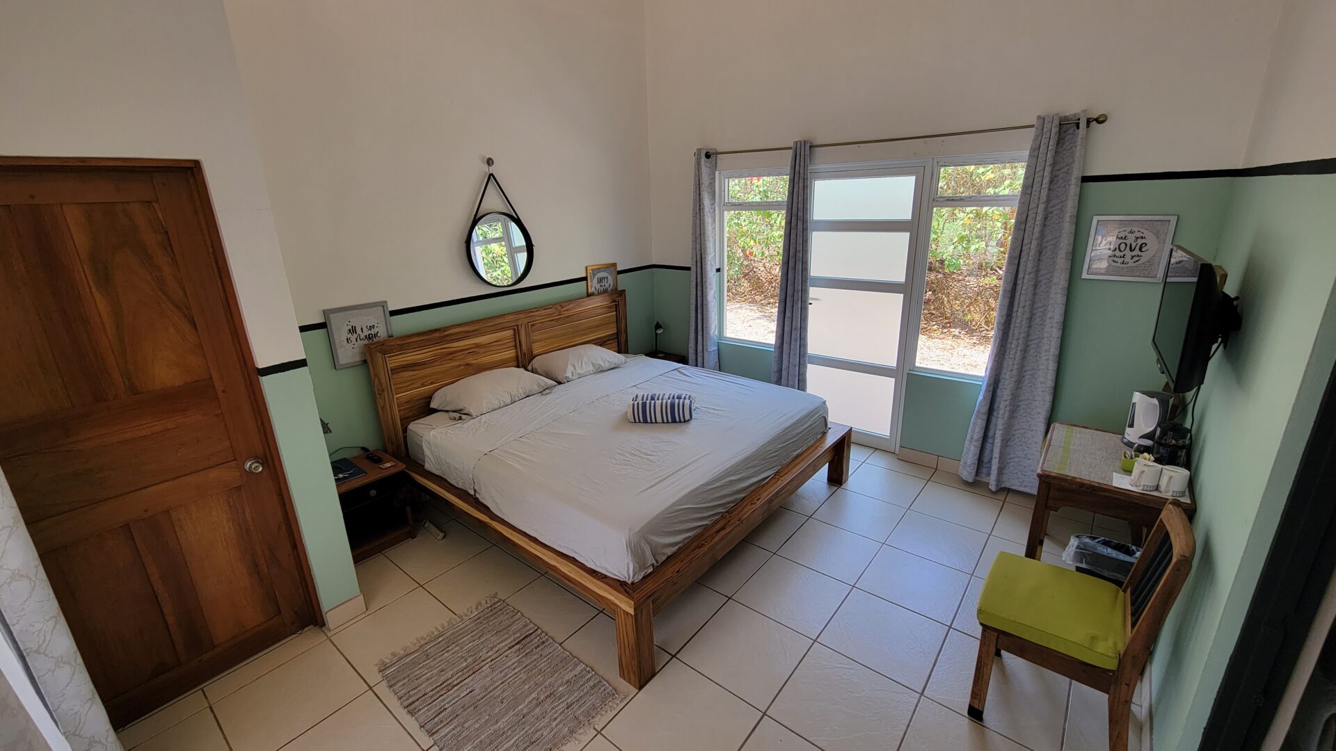 Barrigona Casita King bed